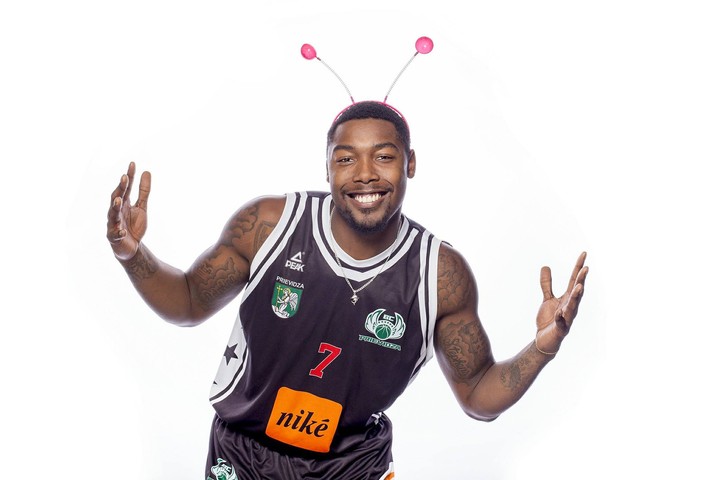 Najhoršie sa potvrdilo. Američan Perry zneužil mladistvé dievča